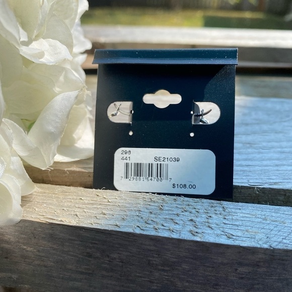 NWT AQUA STERLING SILVER CHAIN EFFECT HOOP EARRINGS - Picture 7 of 7